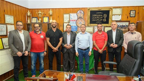أسطورة المصارعة كرم جابر يزور المنوفية لمتابعة البطل الأولمبي