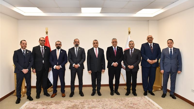من جانبهم أعرب ممثلو الشركة التي تم توقيع العقود معها، عن سعادتهم بالتعاون مع شركات الإنتاج الحربي نظرًا لما تتميز به من إمكانيات تصنيعية وتكنولوجية وفنية وبشرية وبنية تحتية متميزة وهو ما انعكس على جودة وكفاءة المنتجات التي تقوم بتصنيعها وهو ما لمسوه خلال إطلاعهم على منتجات الإنتاج الحربي بمعرض "EDEX 2025" والتي تعكس مساعي التطوير التي تقوم بها الوزارة لتعزيز دورها في مختلف المجالات وعلى رأسها مجال التصنيع العسكري، وهو ما يمهد الطريق لتحقيق تعاون مثمر يعود بالنفع على الطرفين، كما أعربوا عن سعادتهم بالمشاركة في النسخة الرابعة من المعرض الدولي للصناعات الدفاعية "EDEX 2025" الذي يعكس مدى التقدم الذي وصلت إليه مصر في صناعاتها العسكرية.