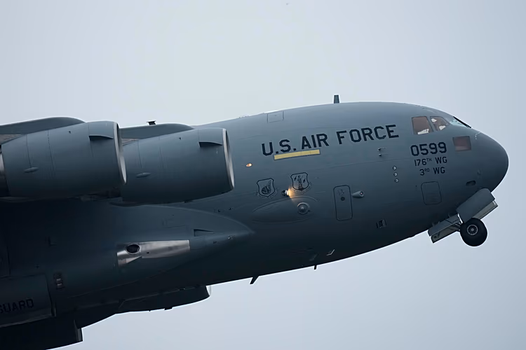 KC-46 الإسرائيلية.. 94 ألف كجم وقود يوسّع مدى الضربات